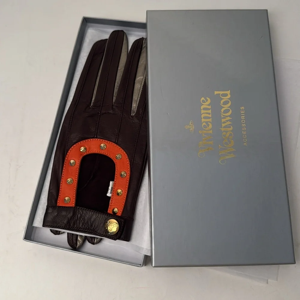 VIVIENNE WESTWOOD
BRAND NEW VINTAGE GLOVES ORANGE/BROWN/SILVER LEATHER WSTUDS M - Picture 3 of 17